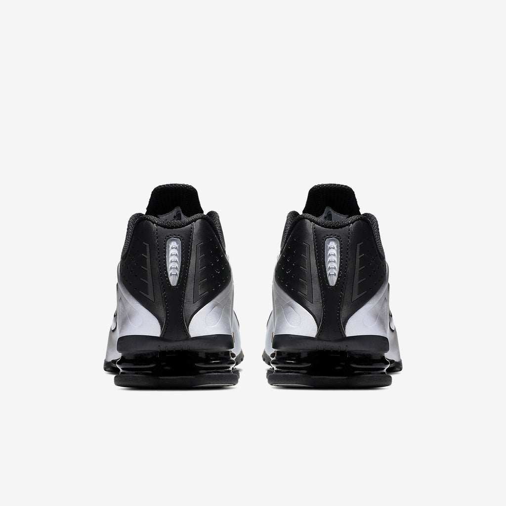 Nike Shox R4